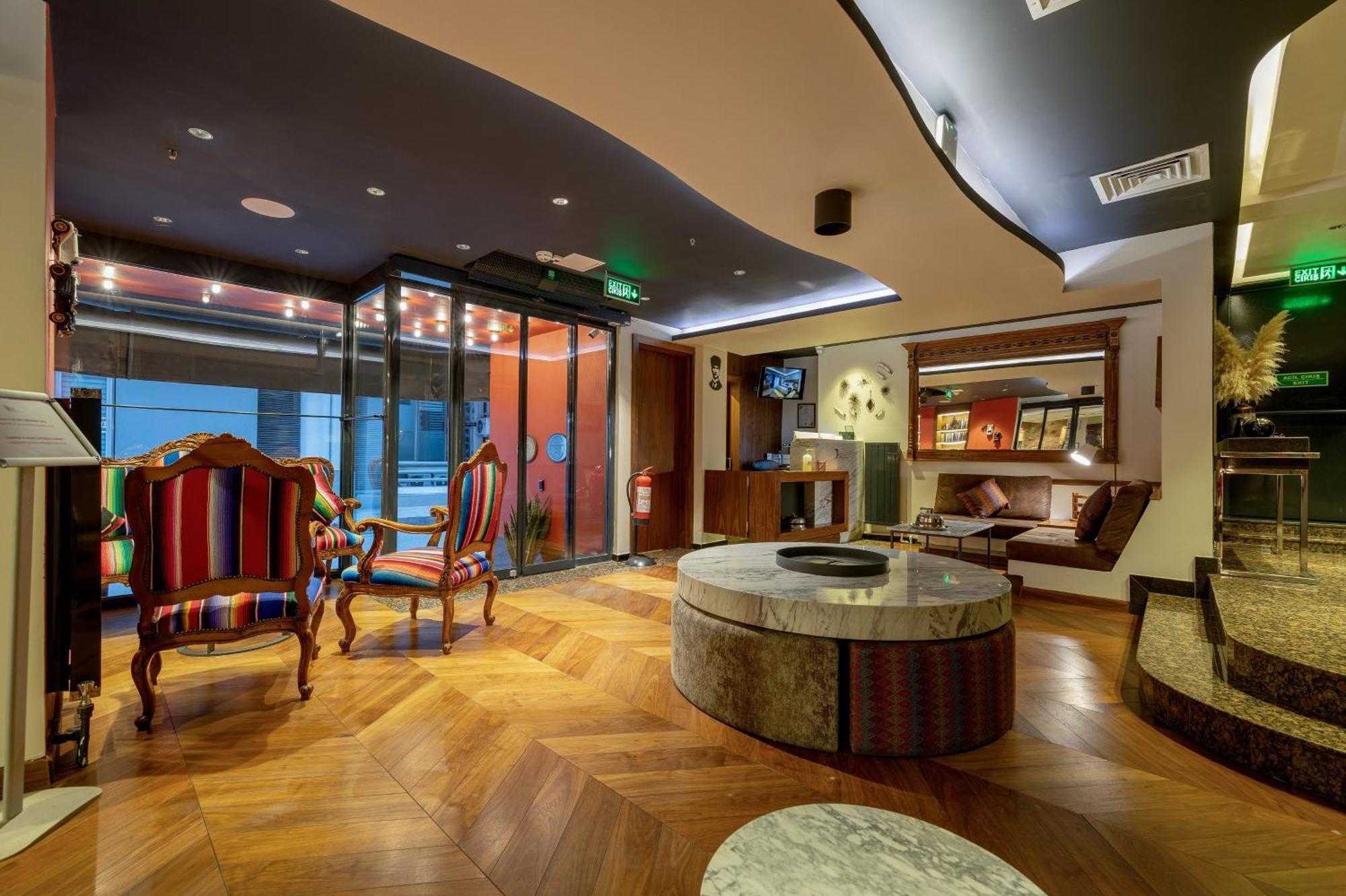 Hay Hotel Alsancak อิซมีร์ ภายนอก รูปภาพ