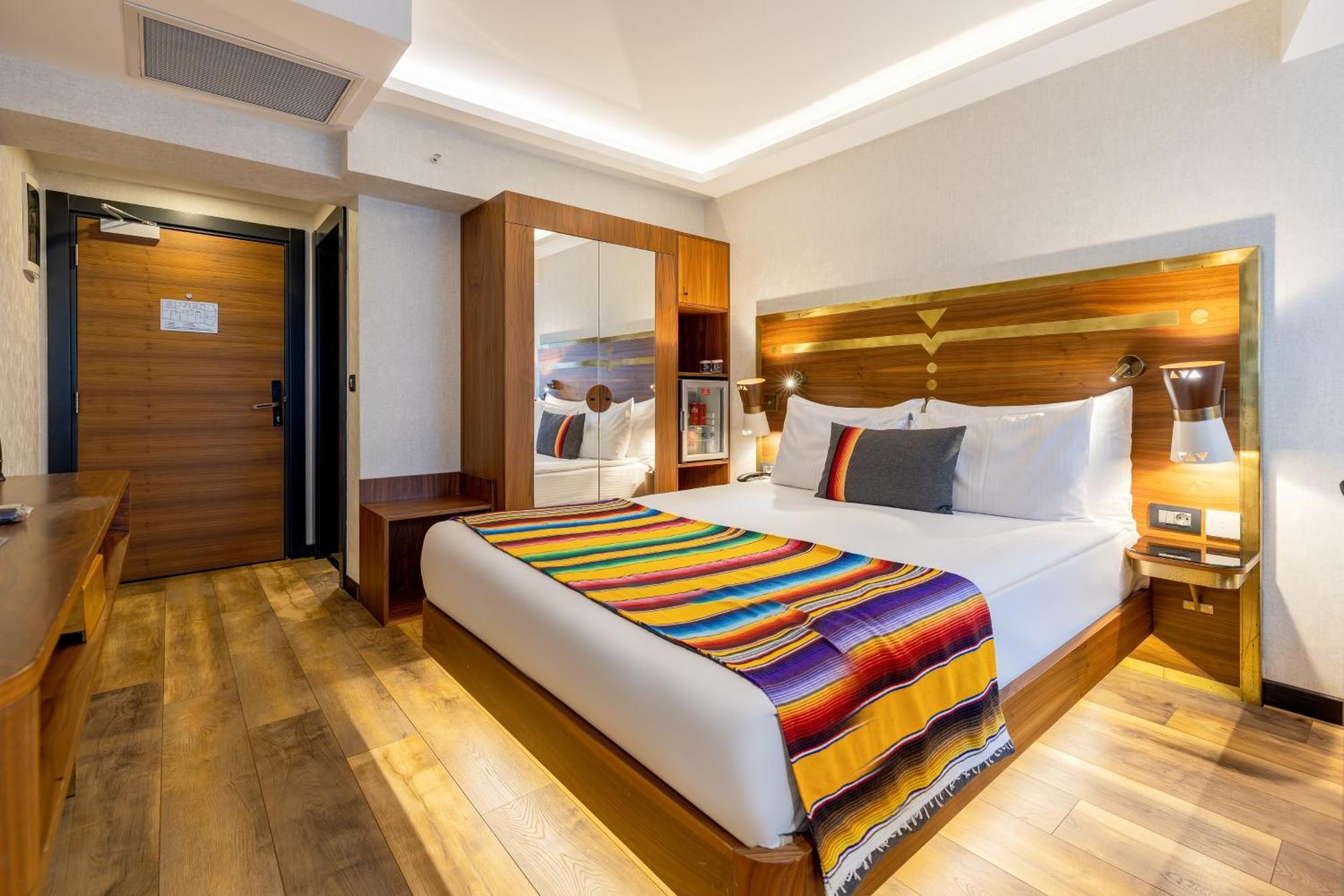 Hay Hotel Alsancak อิซมีร์ ภายนอก รูปภาพ