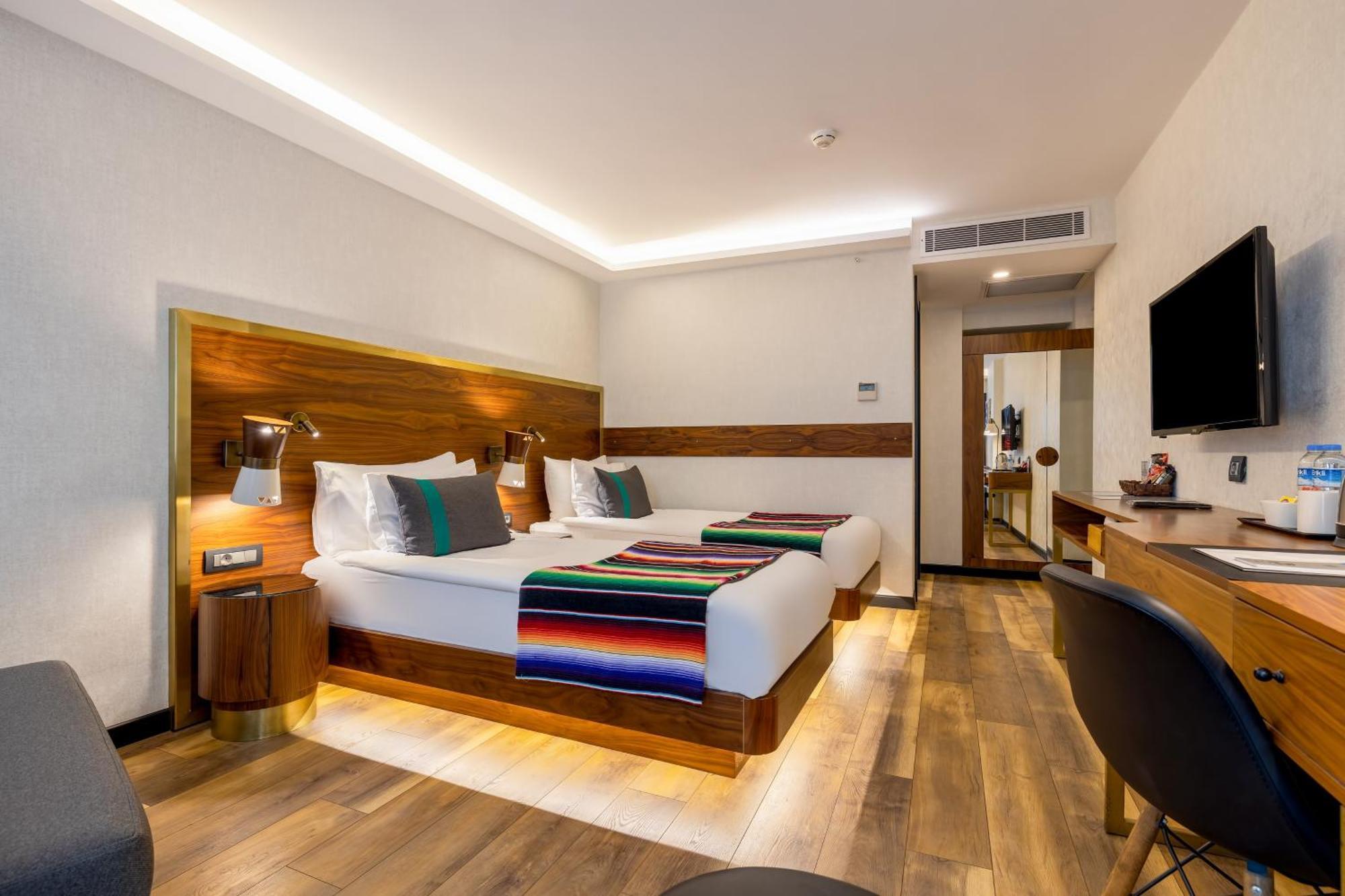 Hay Hotel Alsancak อิซมีร์ ภายนอก รูปภาพ