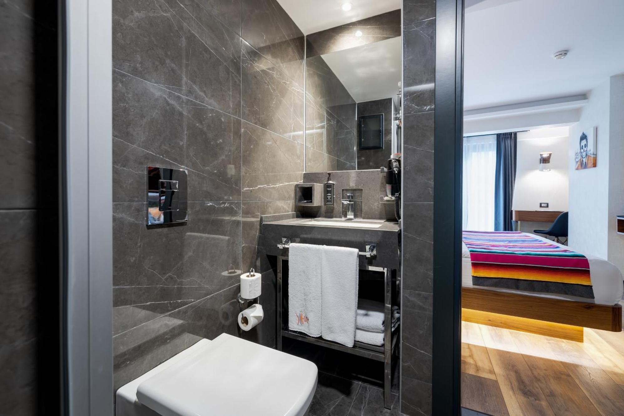 Hay Hotel Alsancak อิซมีร์ ภายนอก รูปภาพ