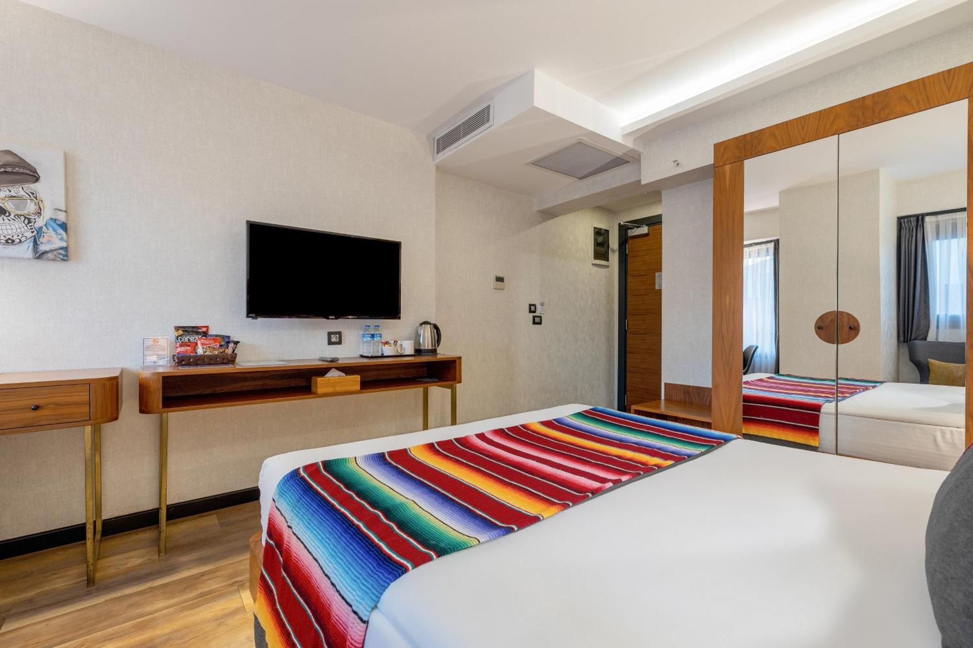 Hay Hotel Alsancak อิซมีร์ ภายนอก รูปภาพ