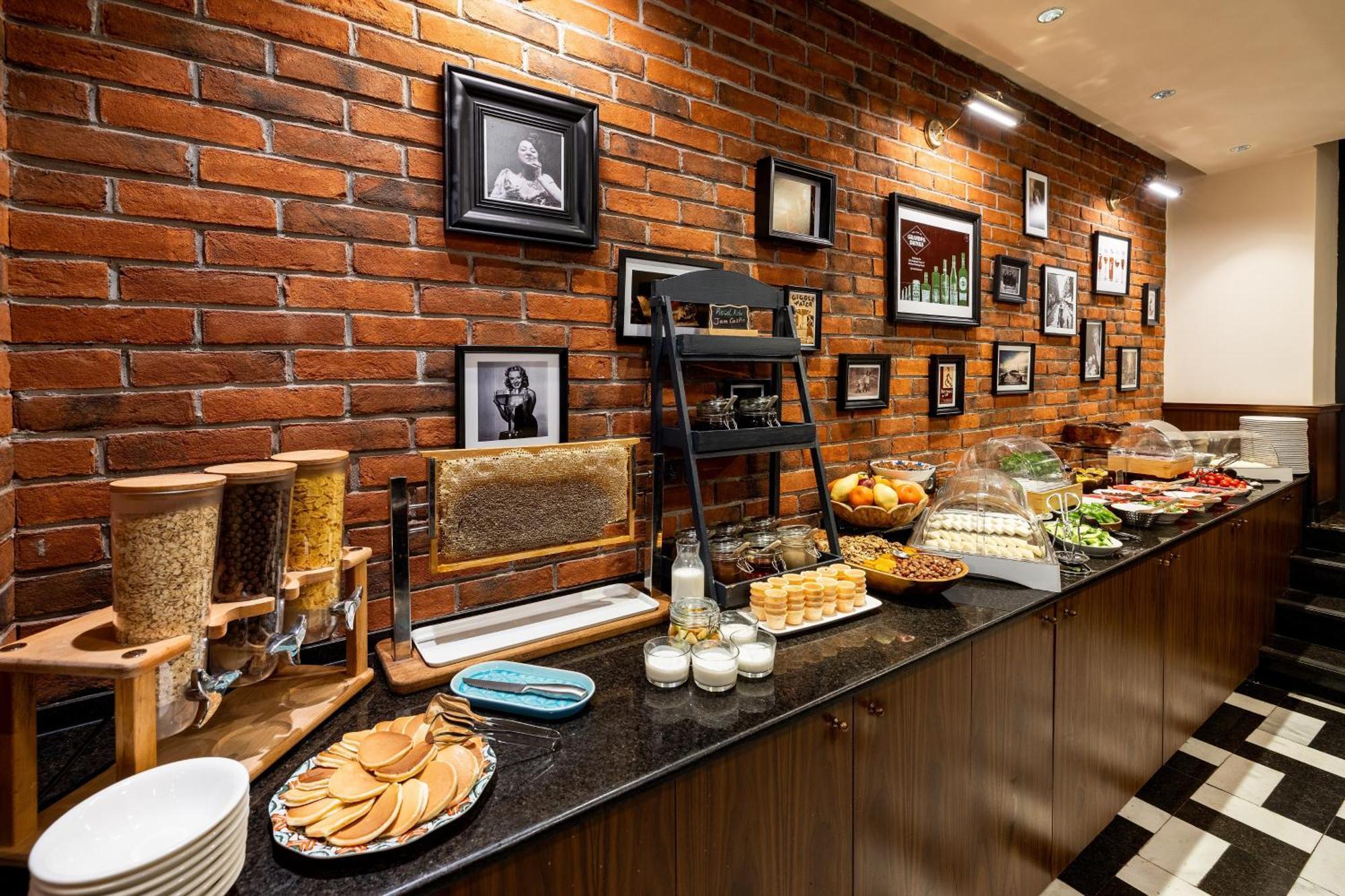 Hay Hotel Alsancak อิซมีร์ ภายนอก รูปภาพ