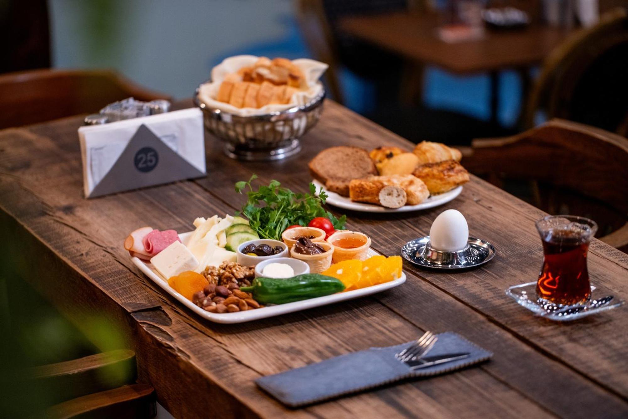 Hay Hotel Alsancak อิซมีร์ ภายนอก รูปภาพ