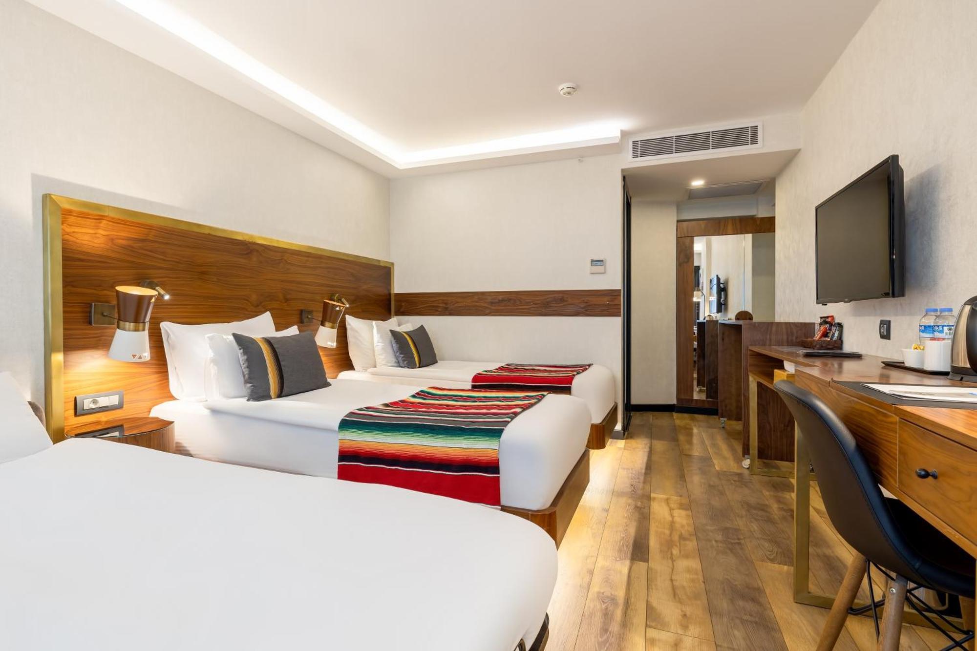 Hay Hotel Alsancak อิซมีร์ ภายนอก รูปภาพ