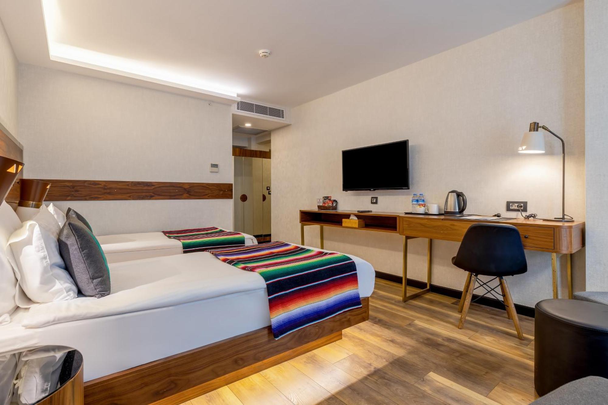 Hay Hotel Alsancak อิซมีร์ ภายนอก รูปภาพ